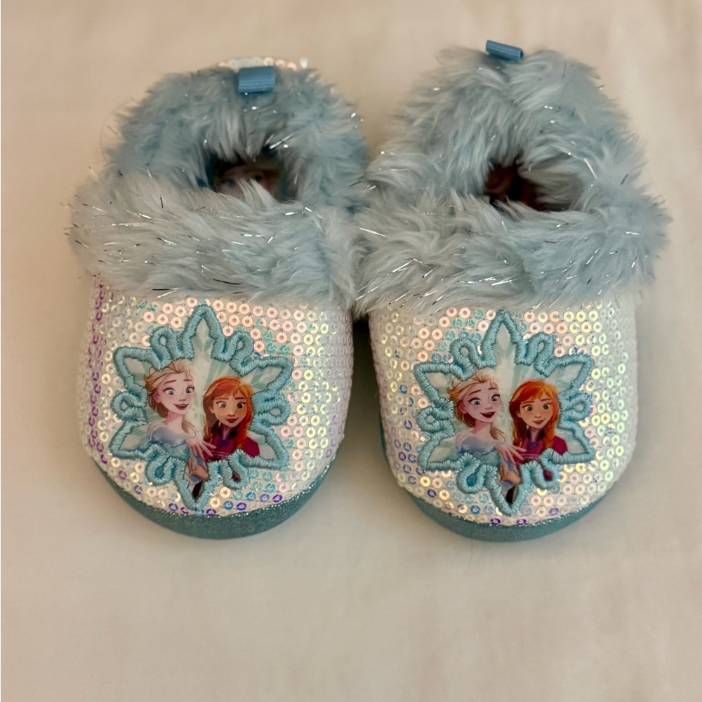 Disney Frozen 2 Elsa Anna Girls Toddler Plush A-Line Slippers. WORN ONCE - Picture 2 of 6